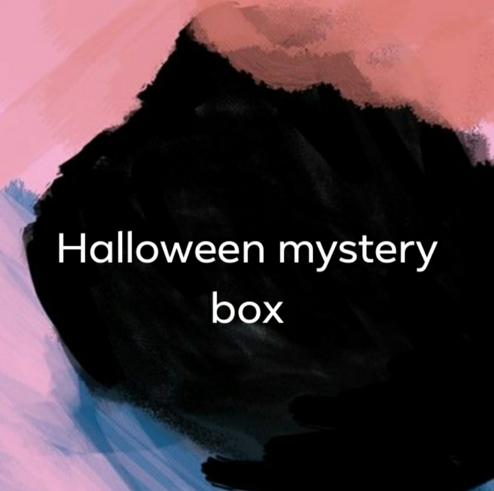 🎃Halloween themed mystery box